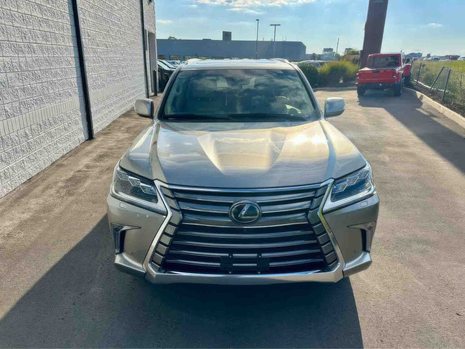 Lexus LX      2021