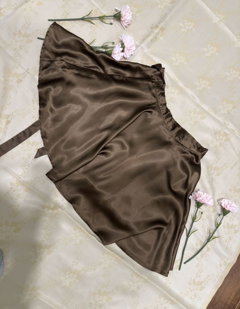 Brązowa satynowa spódnica z wiązaniem House rozmiar XL
