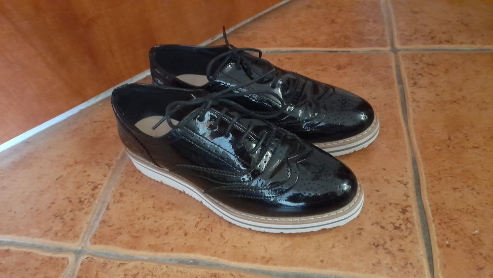 Oksfordki,półbuty,lakierki 39 Anna Field