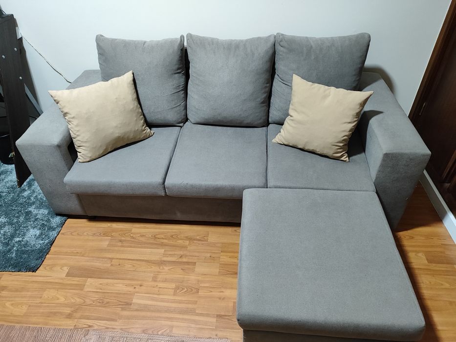 (MUDANÇA DE PREÇO) Sofá Chaise Reversível com 2 puffs
VIANA