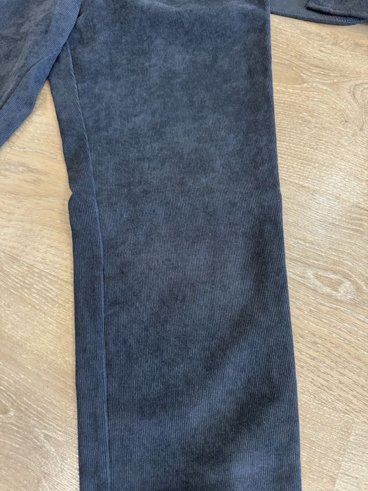 Стильный костюм джоггеры и рубашка