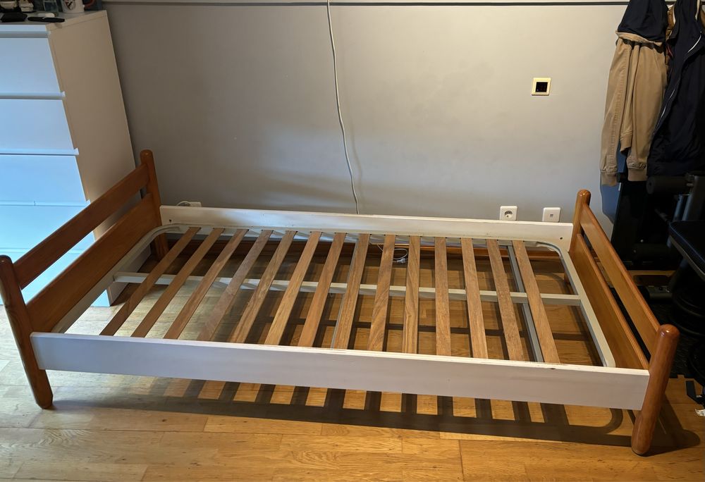 Cama individual de cerejeira maciça