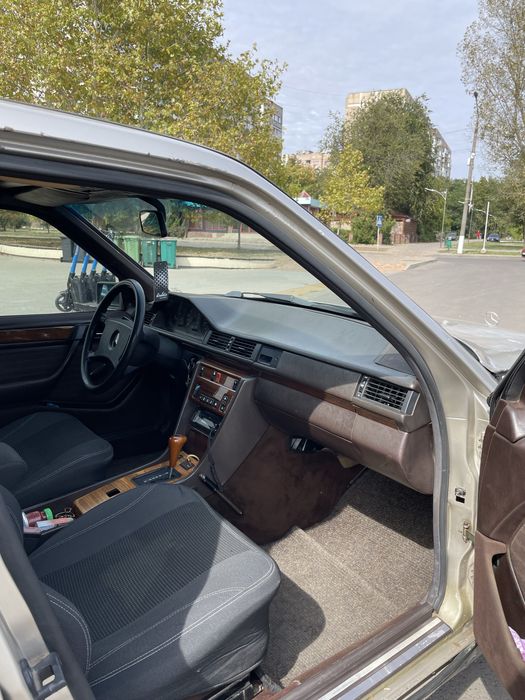 Mersedes benz w124