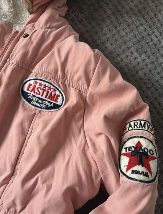 Różowa kurtka ocieplana z misiem w środku i kapturem