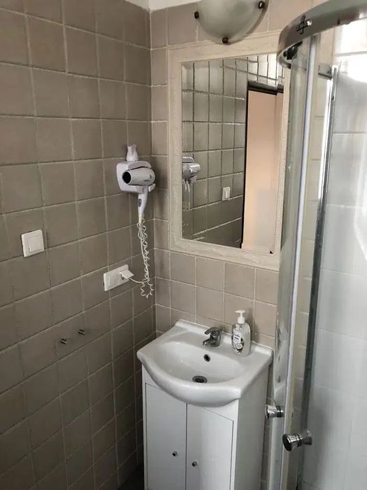 Piękny pokój z balkonem w Centrum Gdyni (stałe opłaty)