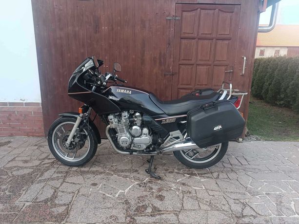 YAMAHA    XJ 900