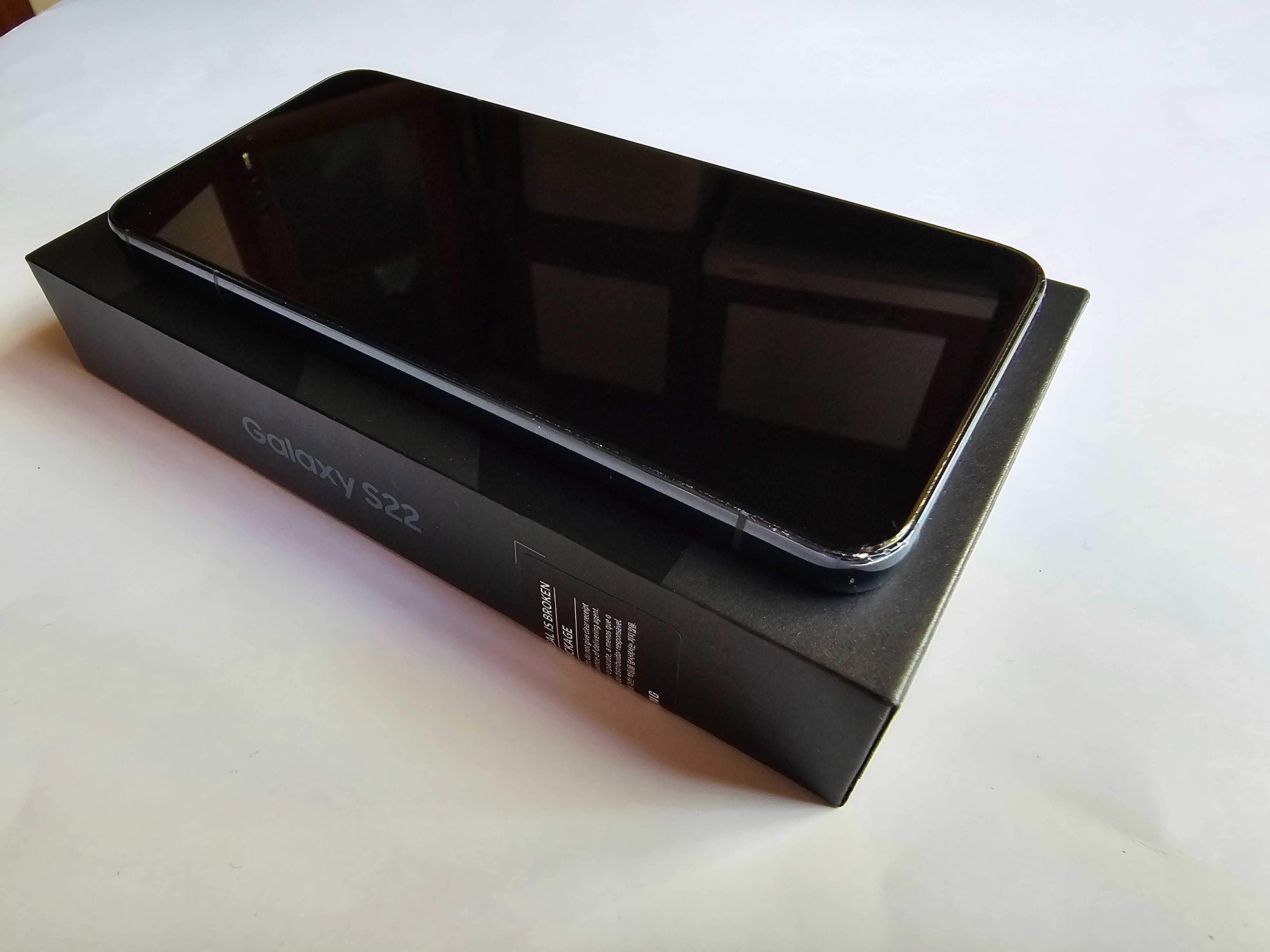 Samsung Galaxy S22 8/128GB Green Официальный / На гарантии !
