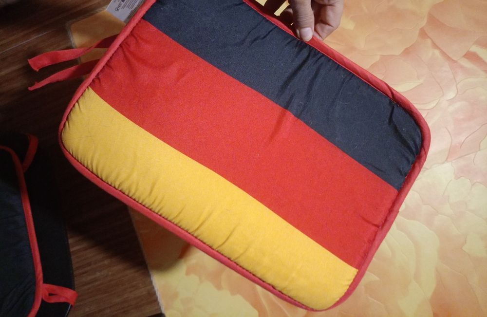 Подушка (чехол) на табурет или стульчик