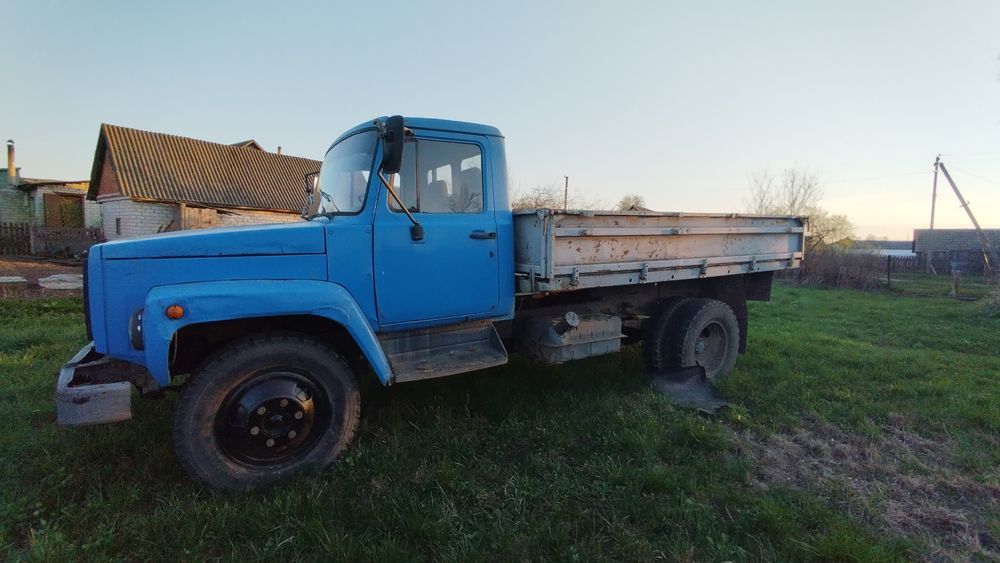 Автомобіль Газ 3307