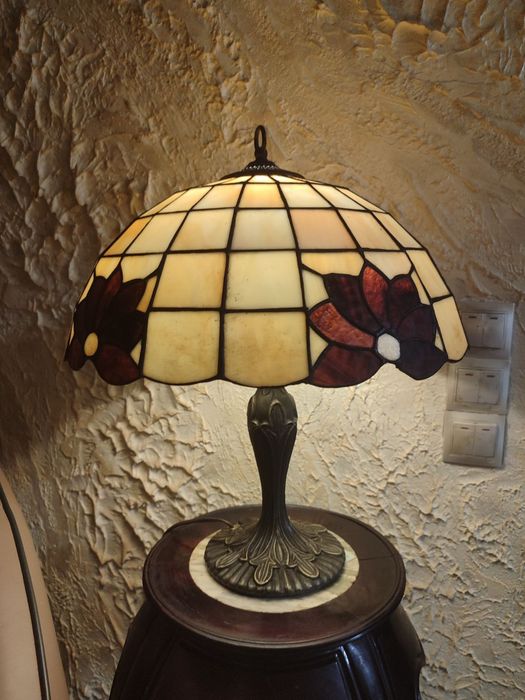 Лампа в стиле Тиффани