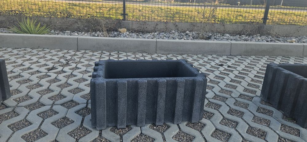 Gazon betonowy doniczka Polbruk 60x40x25 grafit ABAX