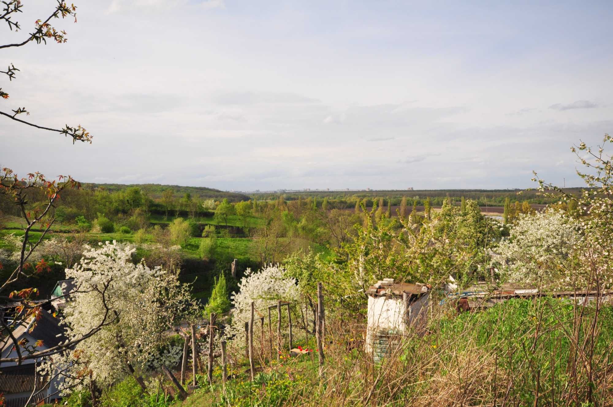 Ділянка на височині з панорамним краєвидом в с. Шкарівка