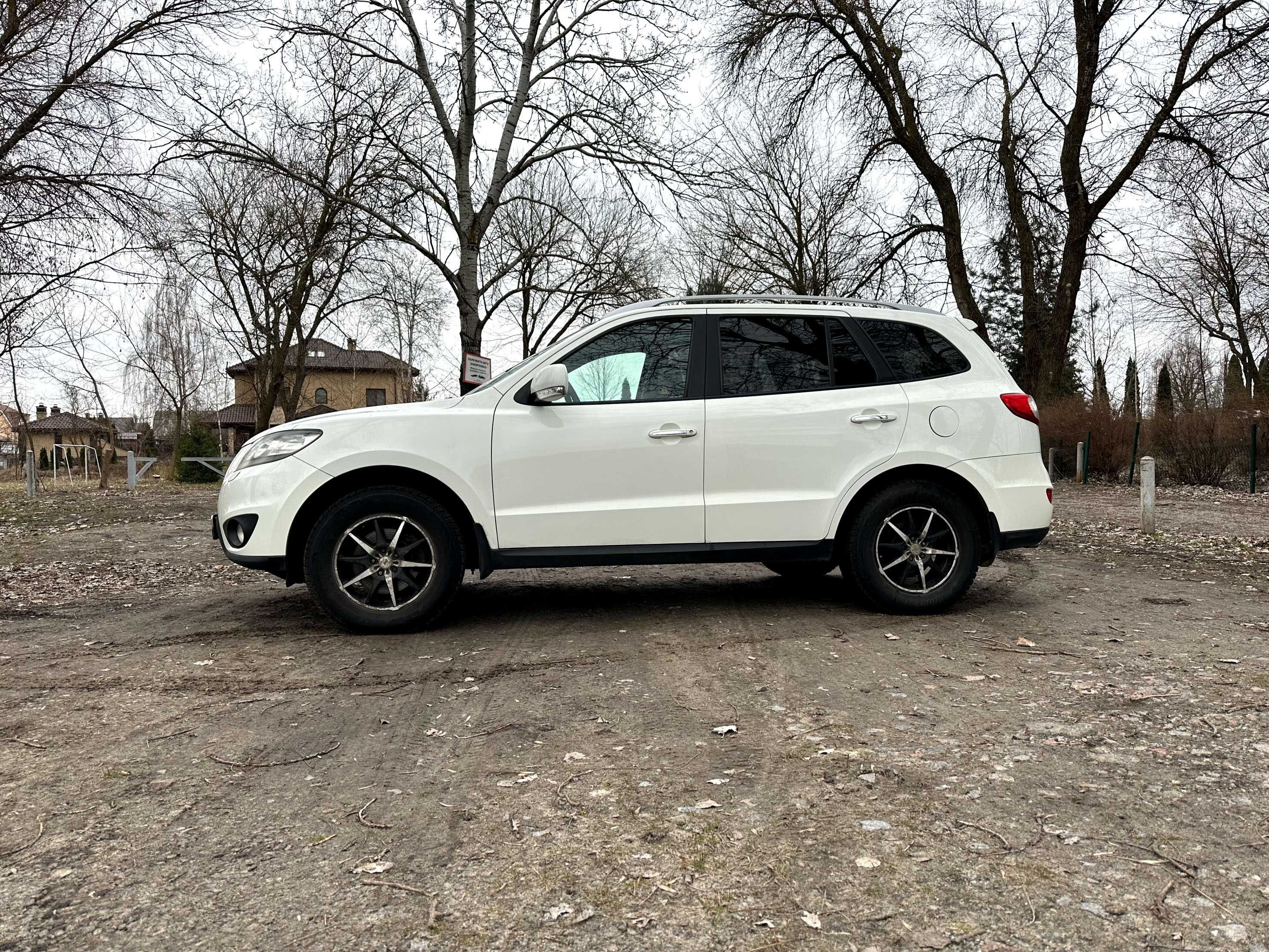 Hyundai Santa FE 2011, Дизель 2.2L, 7 місць, Кожа чорний салон