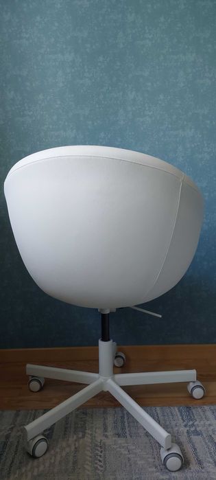 Fotel IKEA SKRUVSTA 14414, biały, obrotowy, z regulacją wysokości