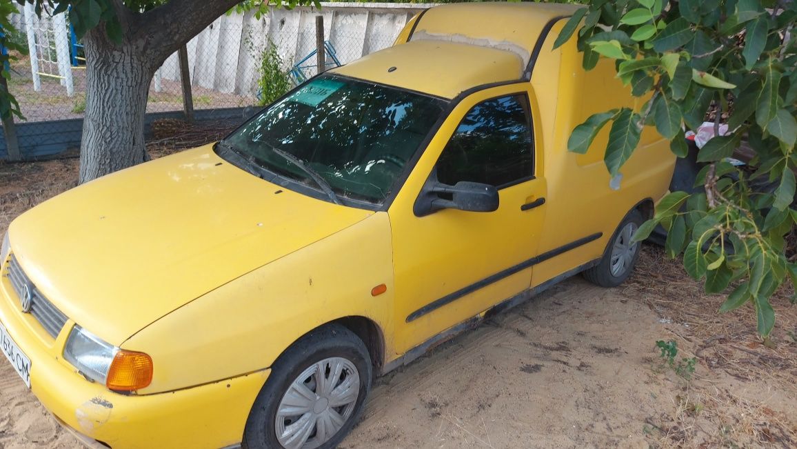 Продам Volkswagen Caddy 1.6 1997 года
