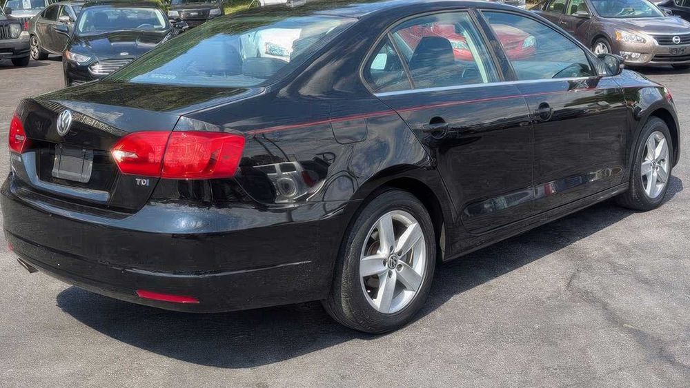 Volkswagen Jetta      2014