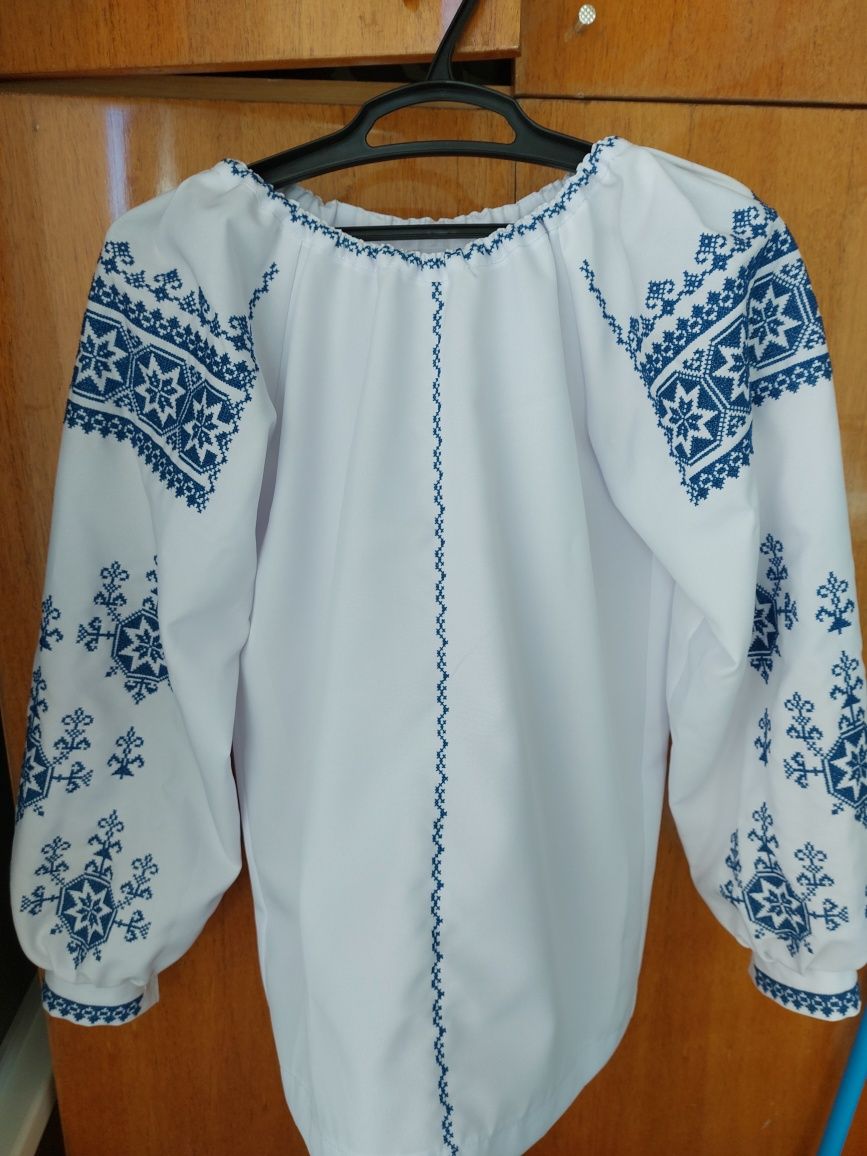 Продається вишиванка