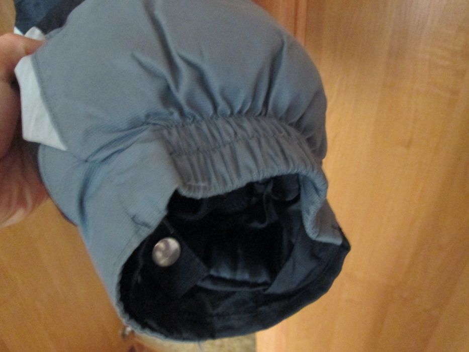 Продам якісну теплу куртку, подвійна.