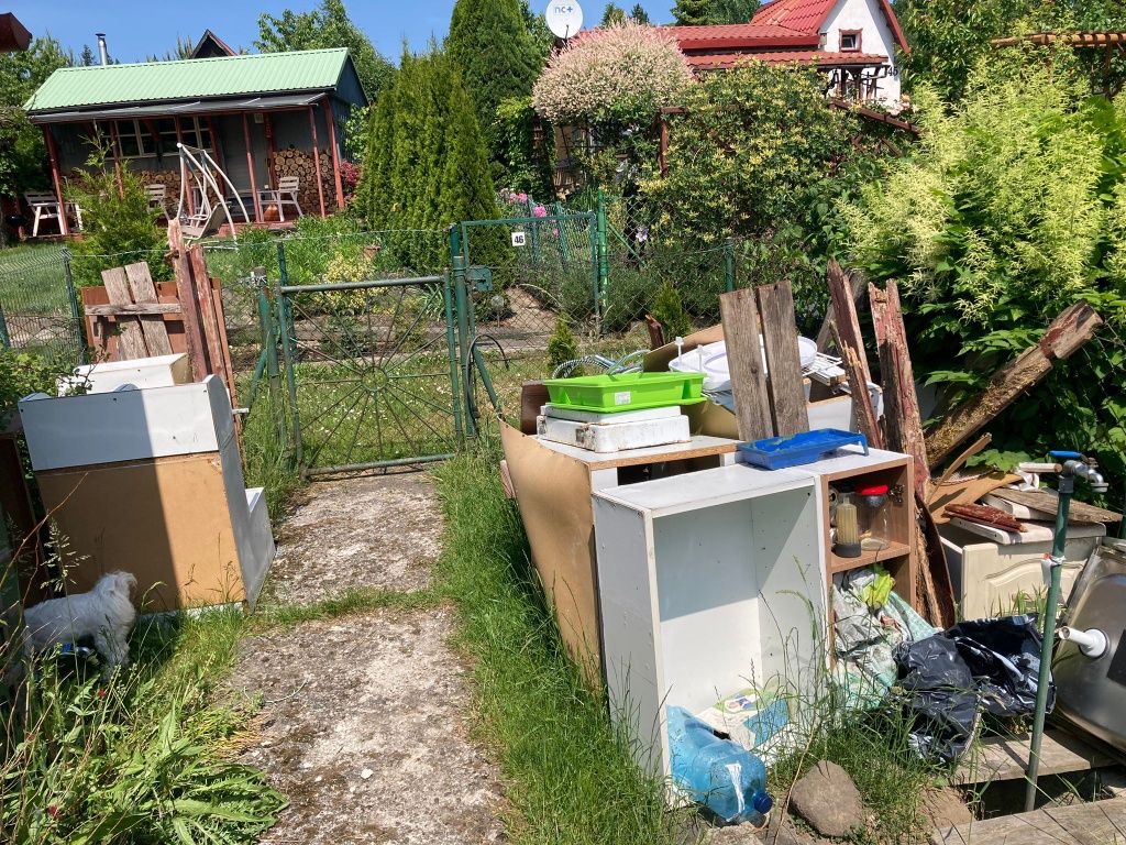 Opróżnianie piwnic strychów domów mieszkań wycinka wyburzenia dzialek
