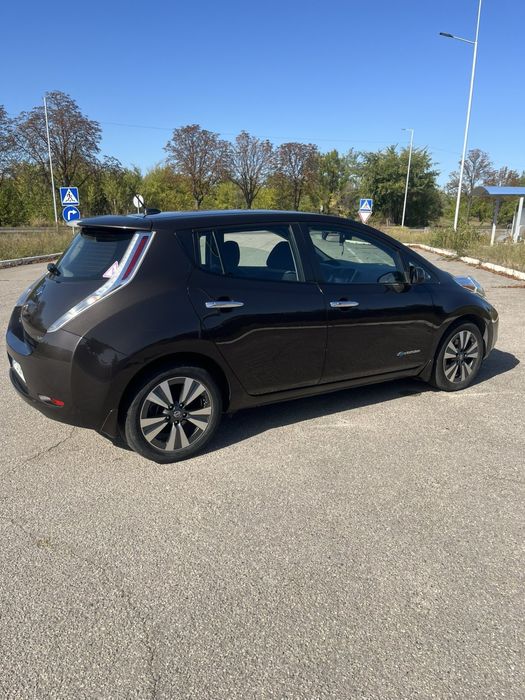 Продам nissan leaf