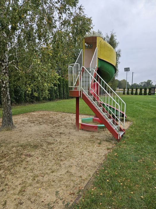 Plac Zabaw Zjeżdzalnia Spiralna .