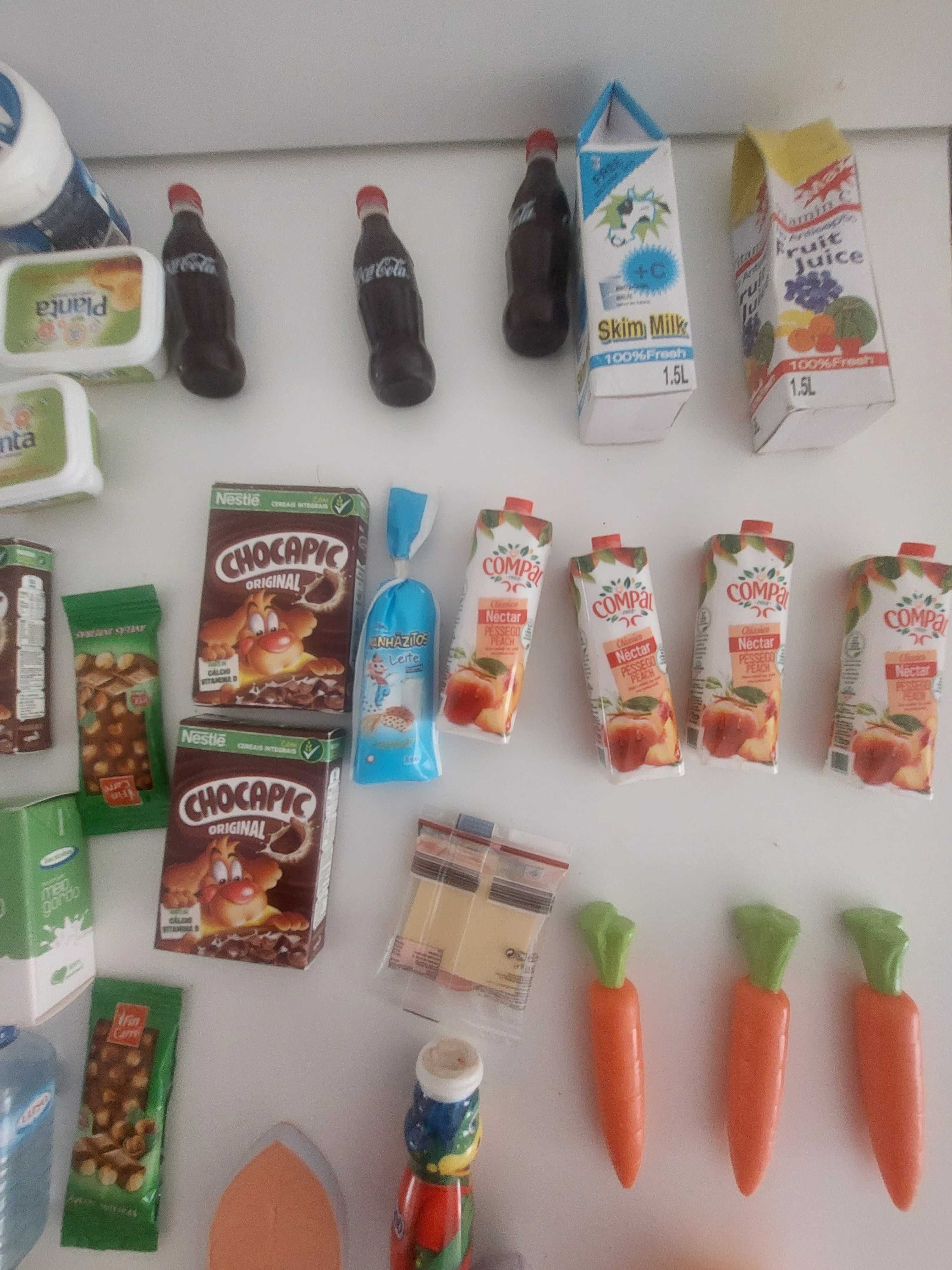 Alimentos e mercearia de brincar