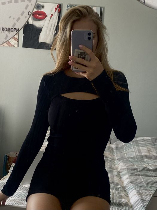 Боді BooHoo з цікавим вирізом