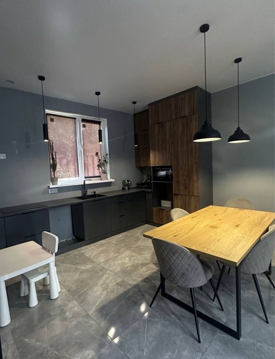 Нові Петрівці, Таун Хаус