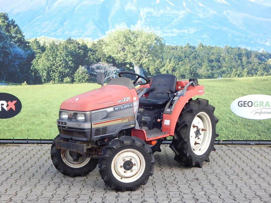 Mini traktor Mitsubishi MT221 4x4 22KM japoński ciągnik WSPOMAGANIE