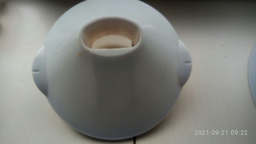 Запчасти Крышка Соковыжималка Komet Мрiя