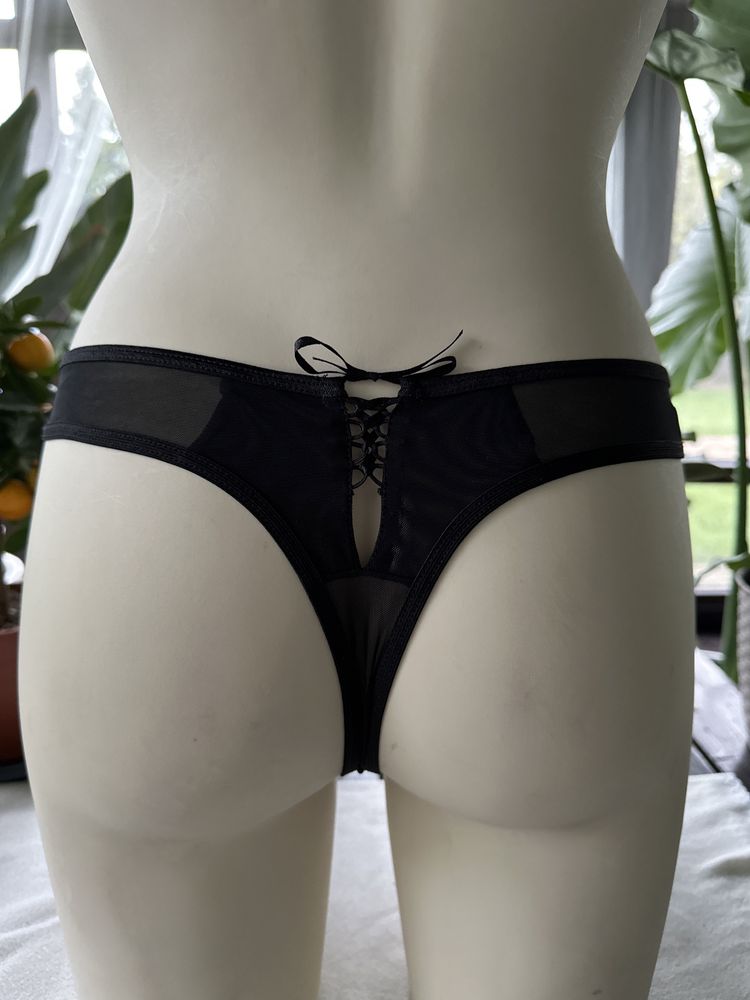Stringi czarne r. L (85)