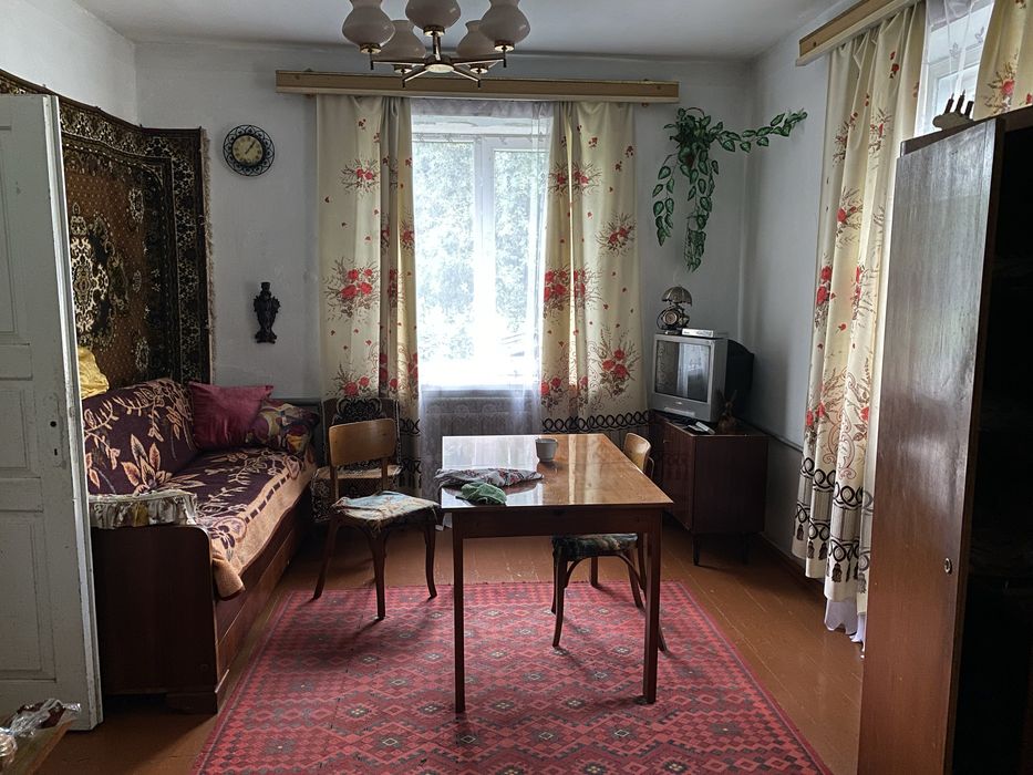 Продається Будинок м. Ланівці вул. Українська 12 центр міста.