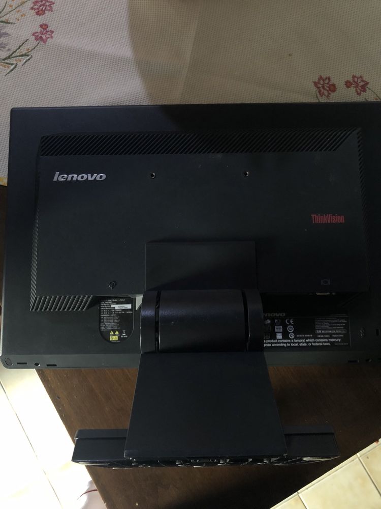 Monitor lenovo think vision