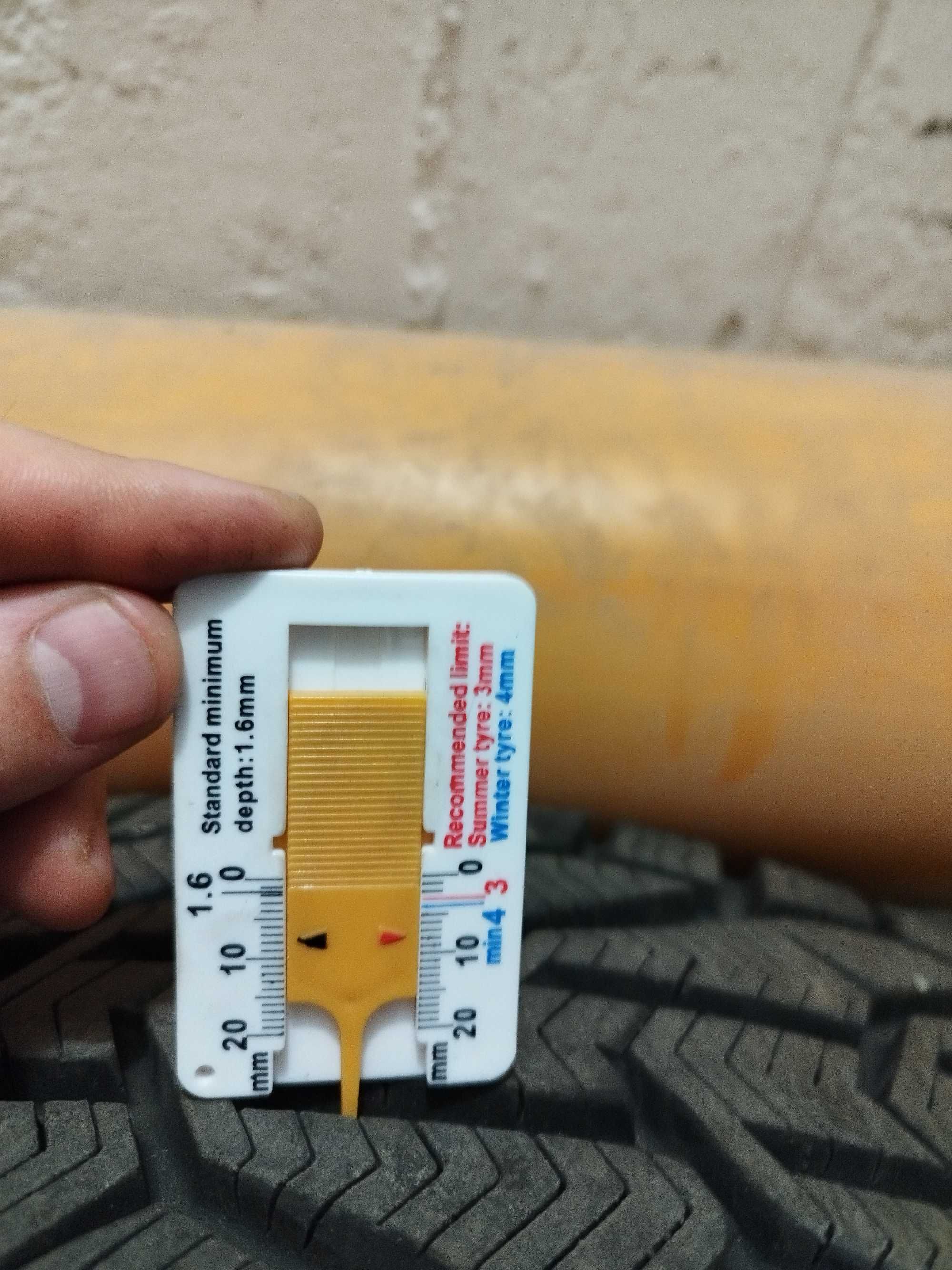 Felgi z oponami zimowymi 225/55 R 16