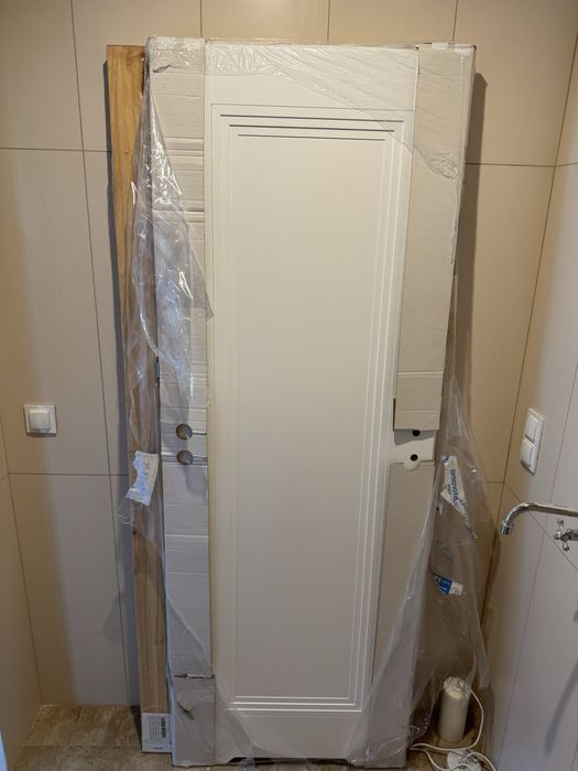 Drzwi wewnetrzne z podcieciem 70 cm prawe z oscieznica