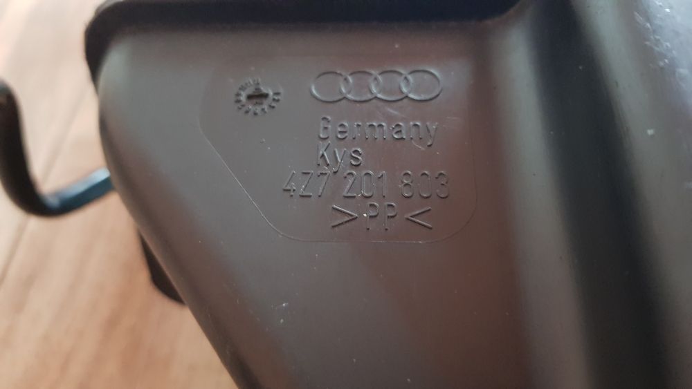 4Z7201803 вугільний фільтр випарів топлива (адсорбер) AUDI A6C5 2.7T