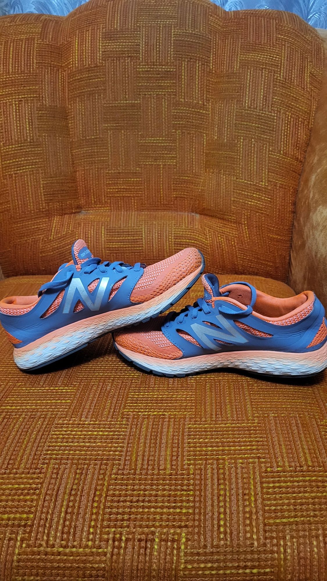 Кросівки літні new balance.