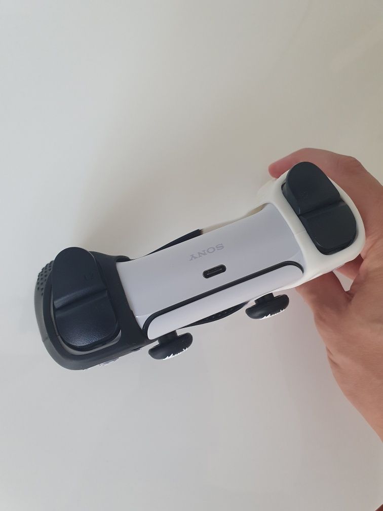 Capa Protetora Preto e Branco para Comando de PS5