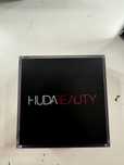 Puder Huda Beauty