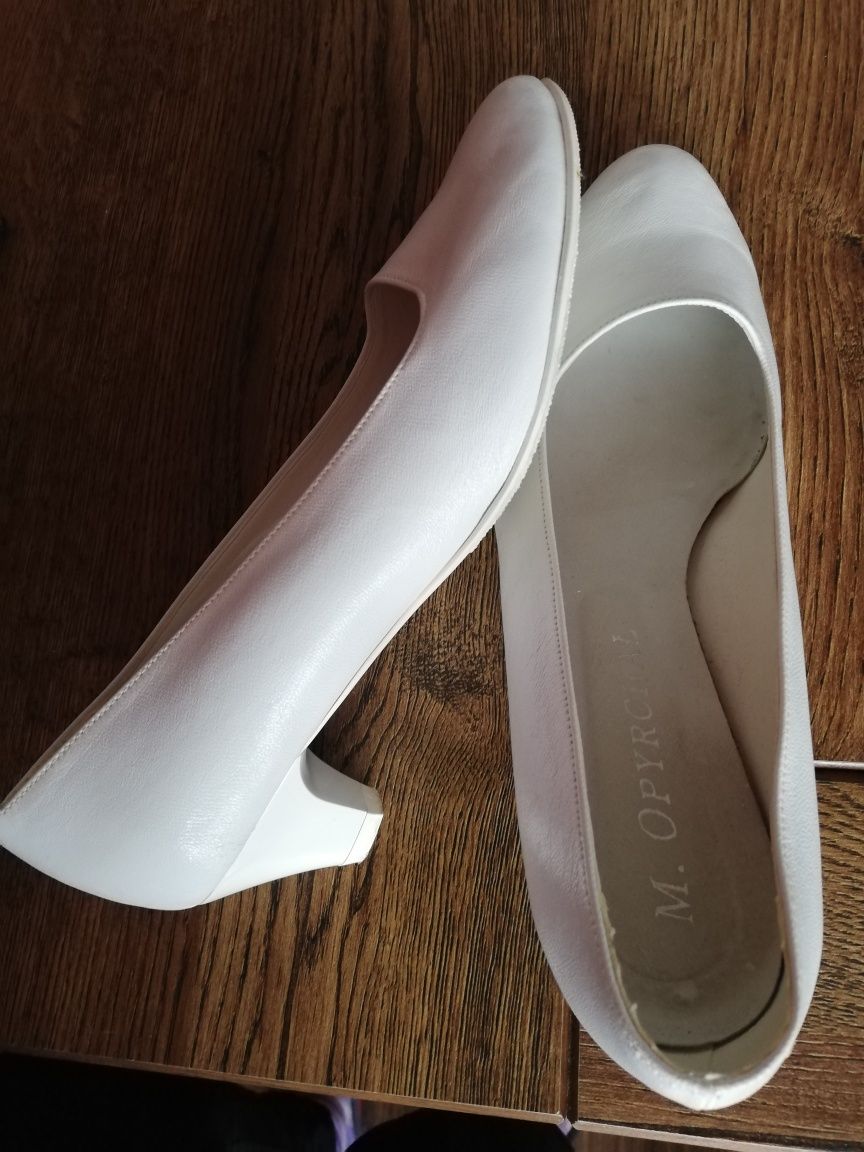 Buty na niskim obcasie