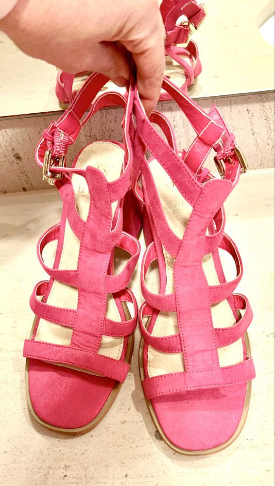 Sandalia Corte Inglês em fucsia