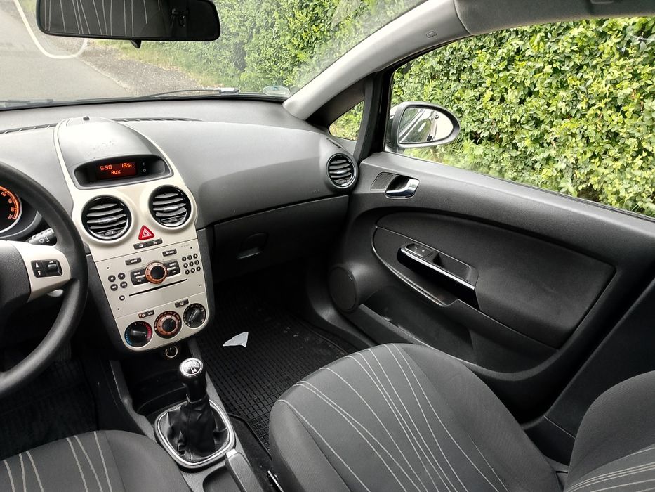 Opel Corsa D 1.4 Klima Serwis Czarna 5 drzwi