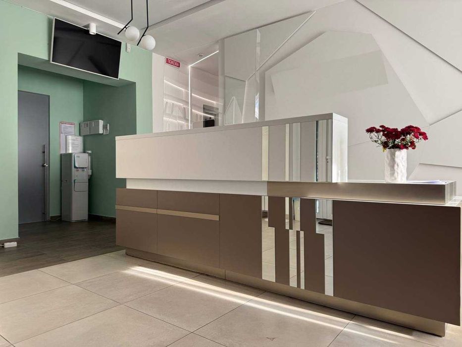 Запускайте Ваш успішний бізнес в ЦЕНТРі міста! Супер локація, ремонт!