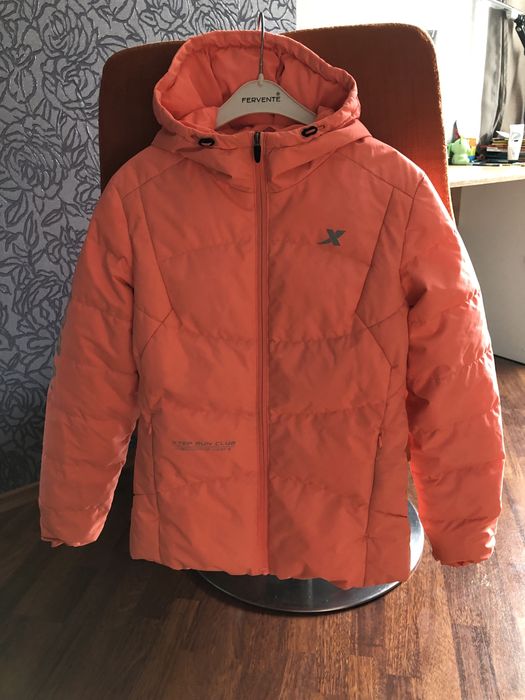 Теплая куртка пуховик на девочку 10-11 лет , рост до 160 см