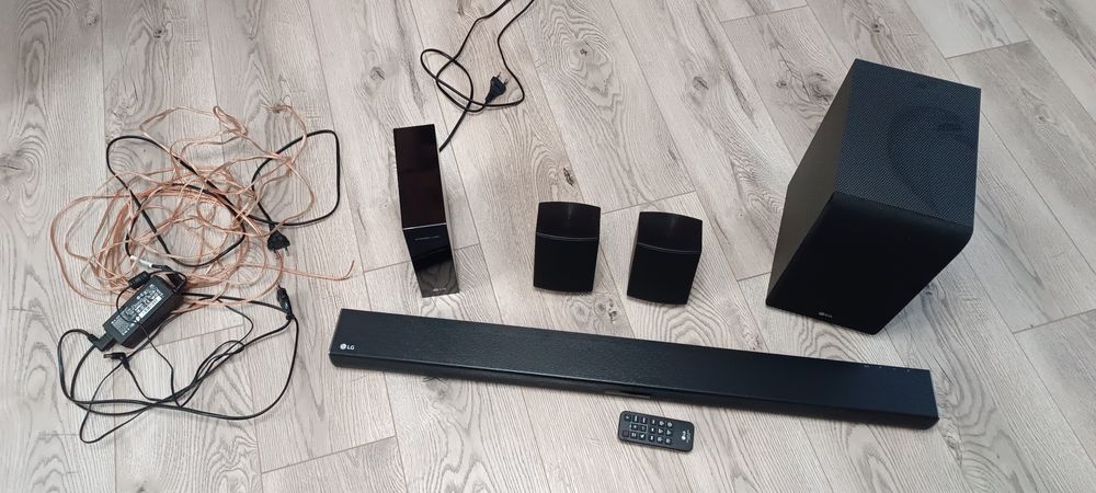 Soundbar LG + subwoofer + głośniki tylne - 420W + Gratisy