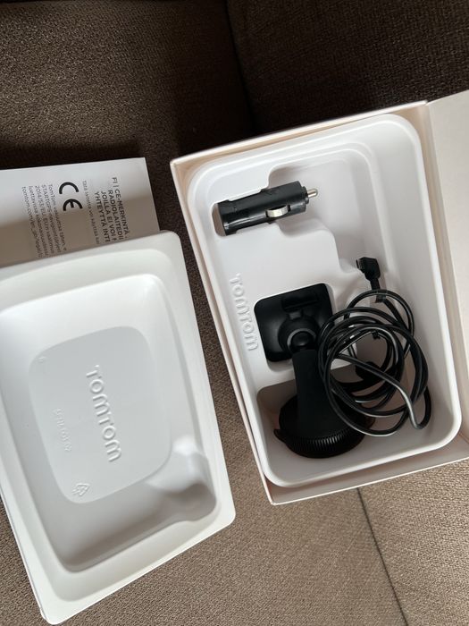 GPS TomTom GO 620 Wi-Fi | Voz,Bluetooth,Mãos-livres | Caixa+Acessórios