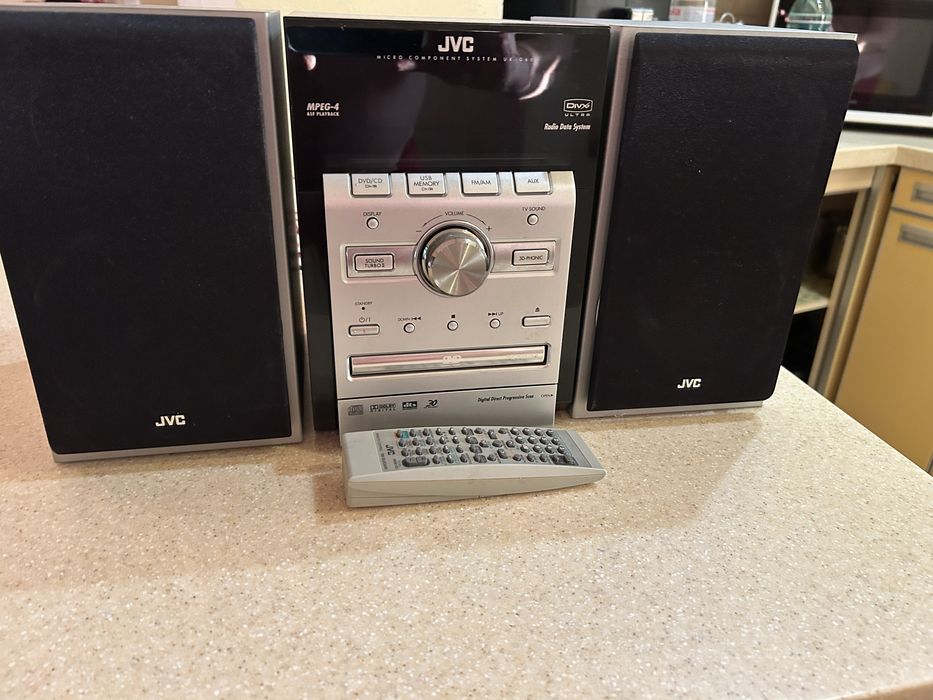 Музыкальный центр JVC UX-G68.