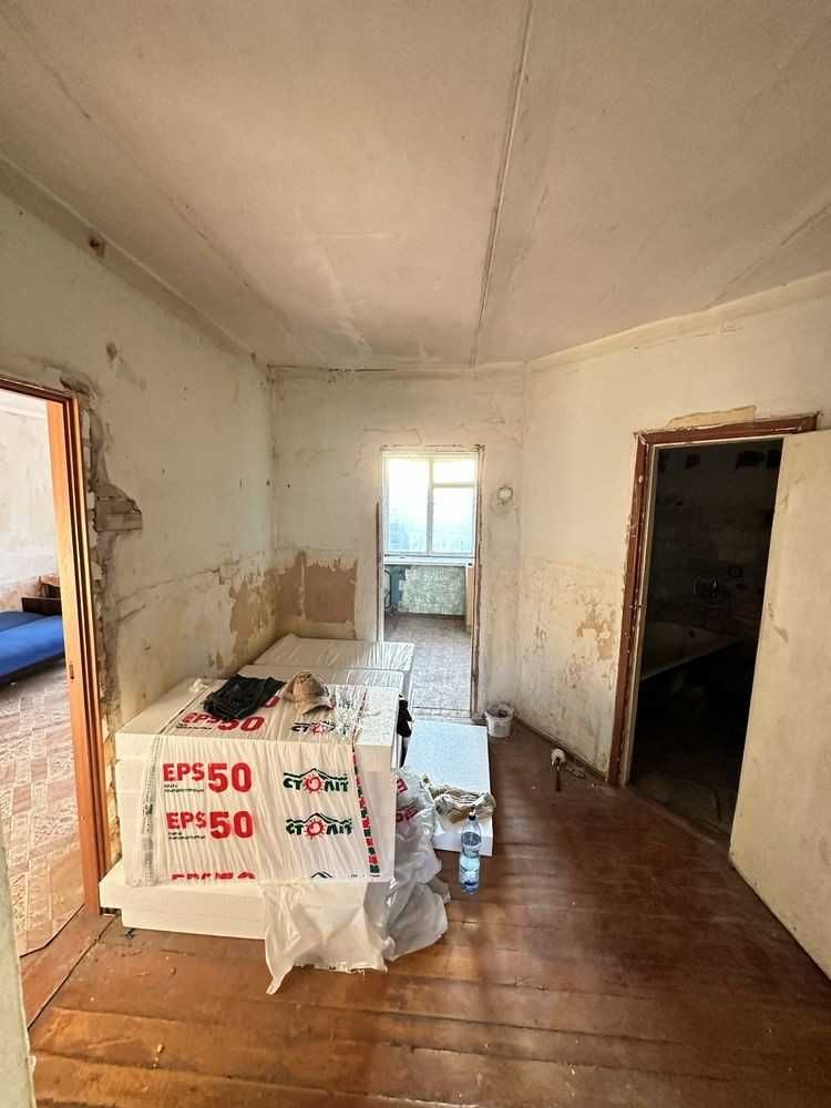 р Продам 3-кімнатну квартиру