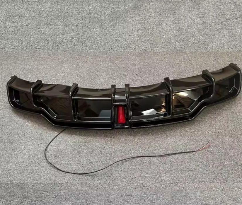 Дифузор на задній бампер Тесла модель 3 накладка  юбка  чорний глянець