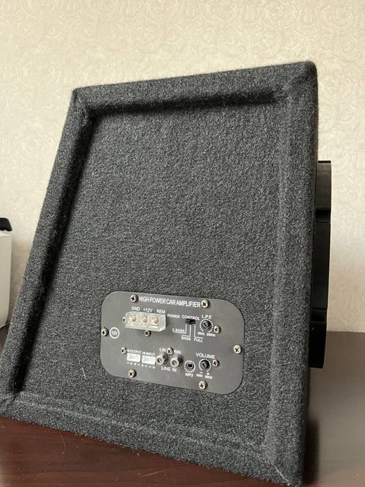 Активний сабвуфер BOSE